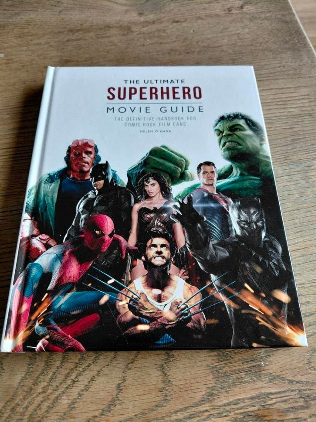 Helen O'Hara - The Ultimate Superhero Movie Guide boek, Ophalen of Verzenden, Zo goed als nieuw, Helen O'Hara, Film- of Tv-bewerking