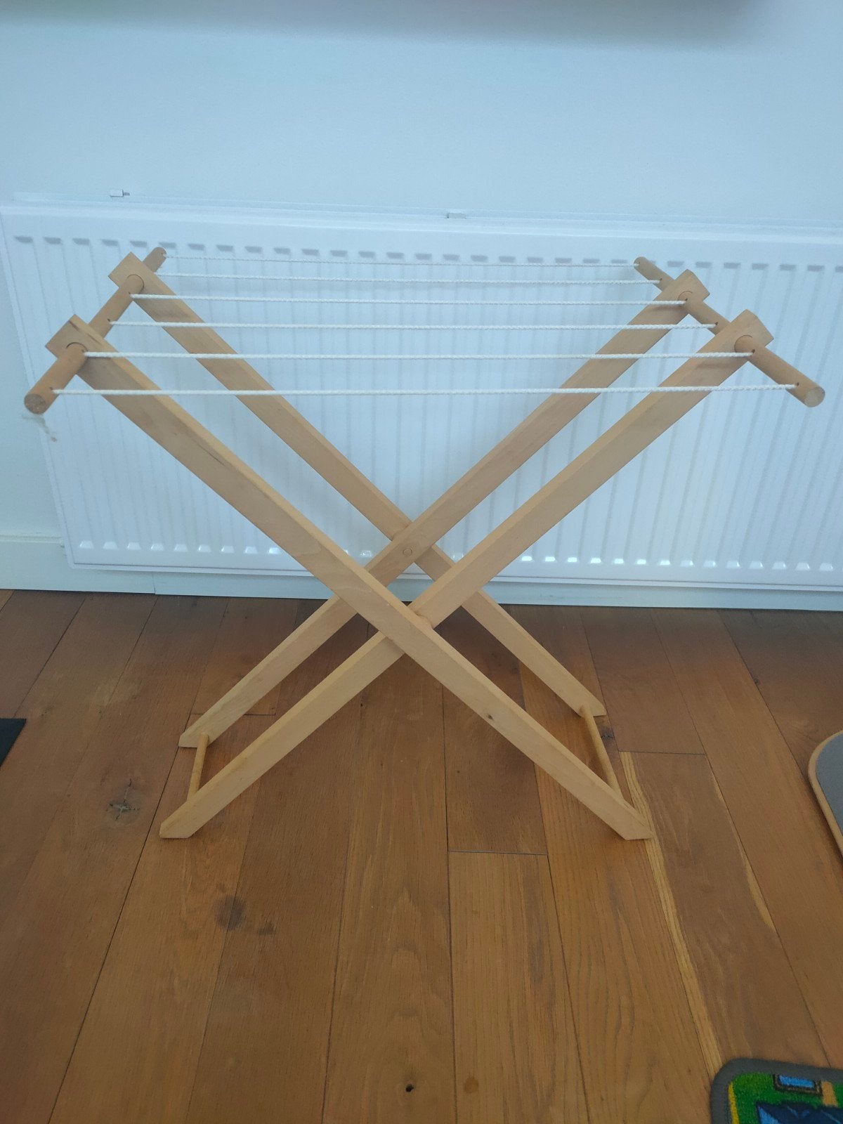 Houten poppenkleding droogrek, Ophalen, Zo goed als nieuw