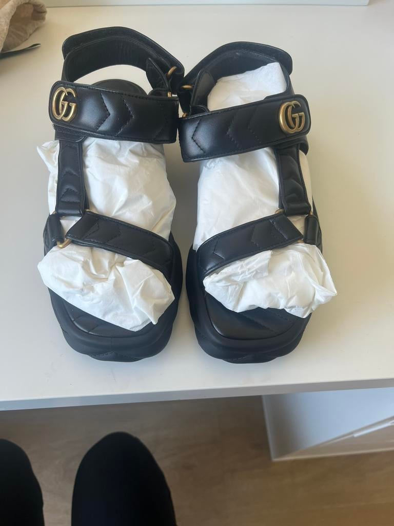 Gucci sandalen, Dieren en Toebehoren, Ophalen of Verzenden, Zo goed als nieuw