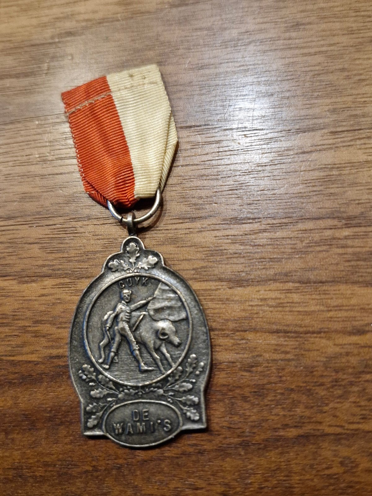 134 Oude medaille Cuijk De Wami's met lint, Postzegels en Munten, Penningen en Medailles, Ophalen of Verzenden, Overige materialen