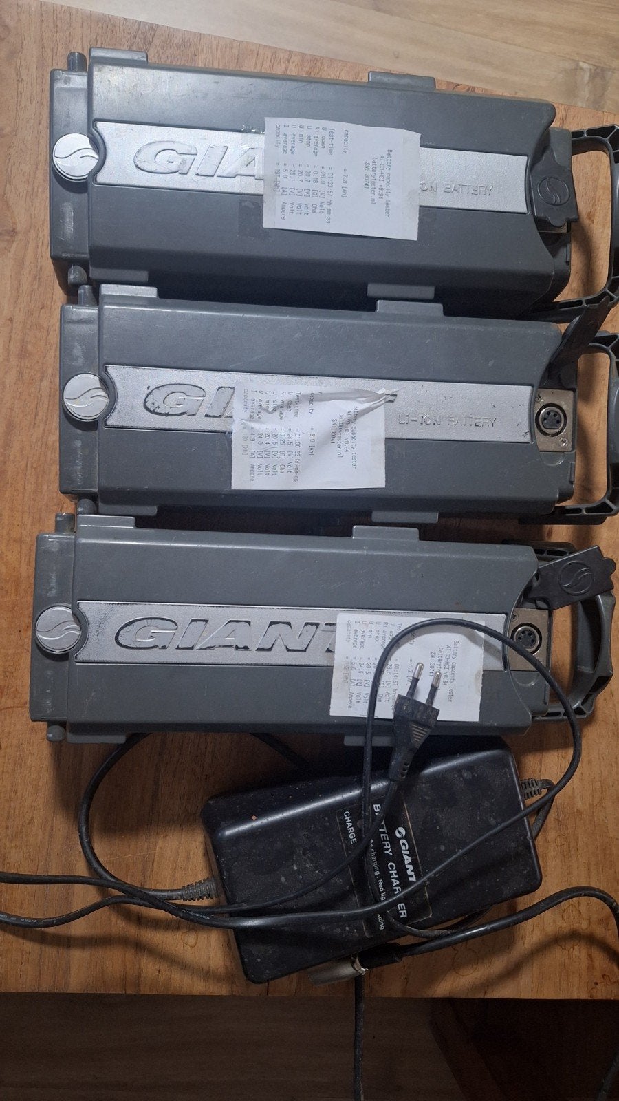 3x Giant Twist Accu's (7.8Ah, 5Ah, 6.2Ah) met Oplader