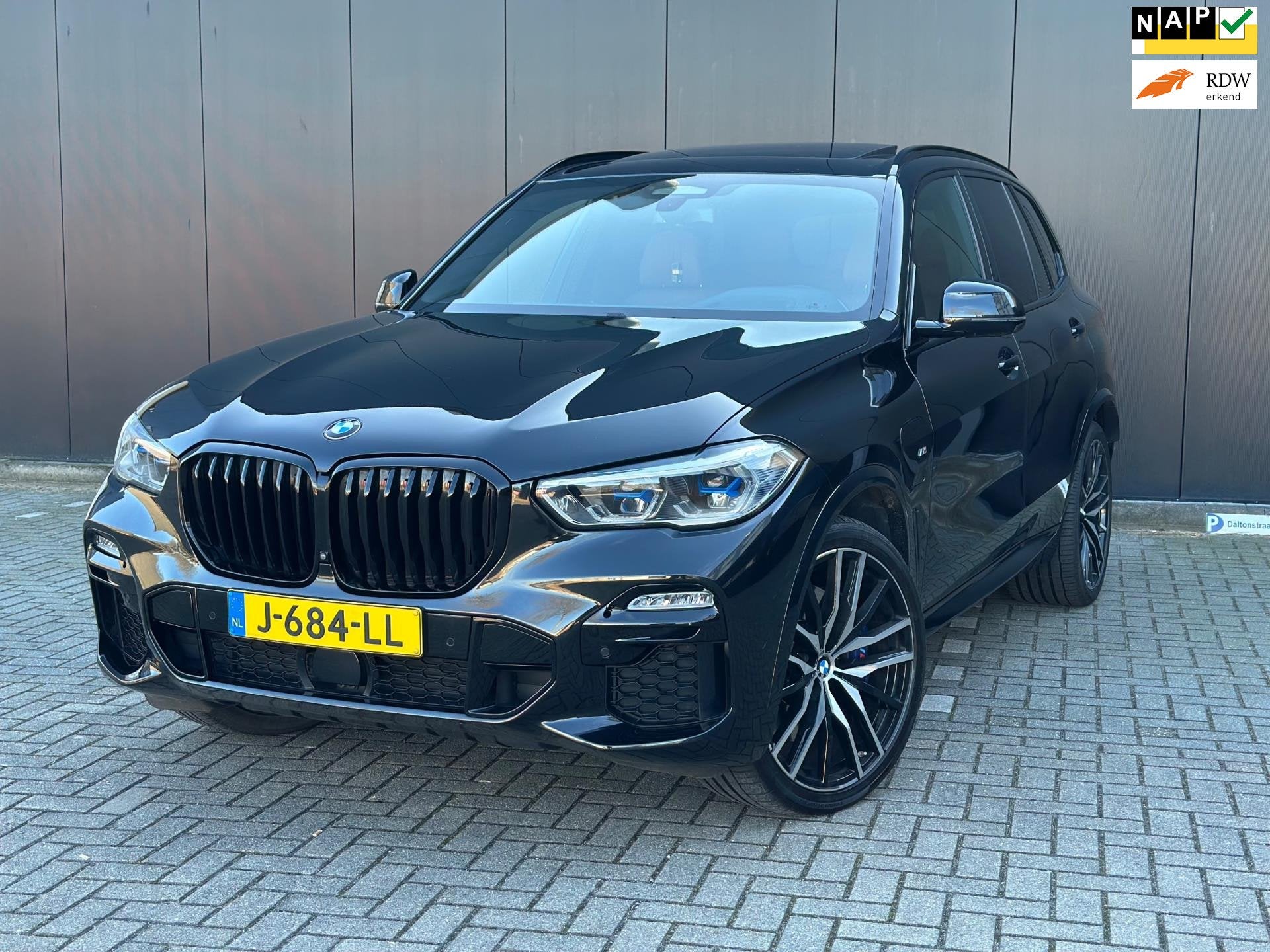 BMW X5 XDrive45e M-Sport PANO l Head-Up l Laser l 360 Camera, Auto's, Dealer onderhouden, Gebruikt, Zwart, Vierwielaandrijving
