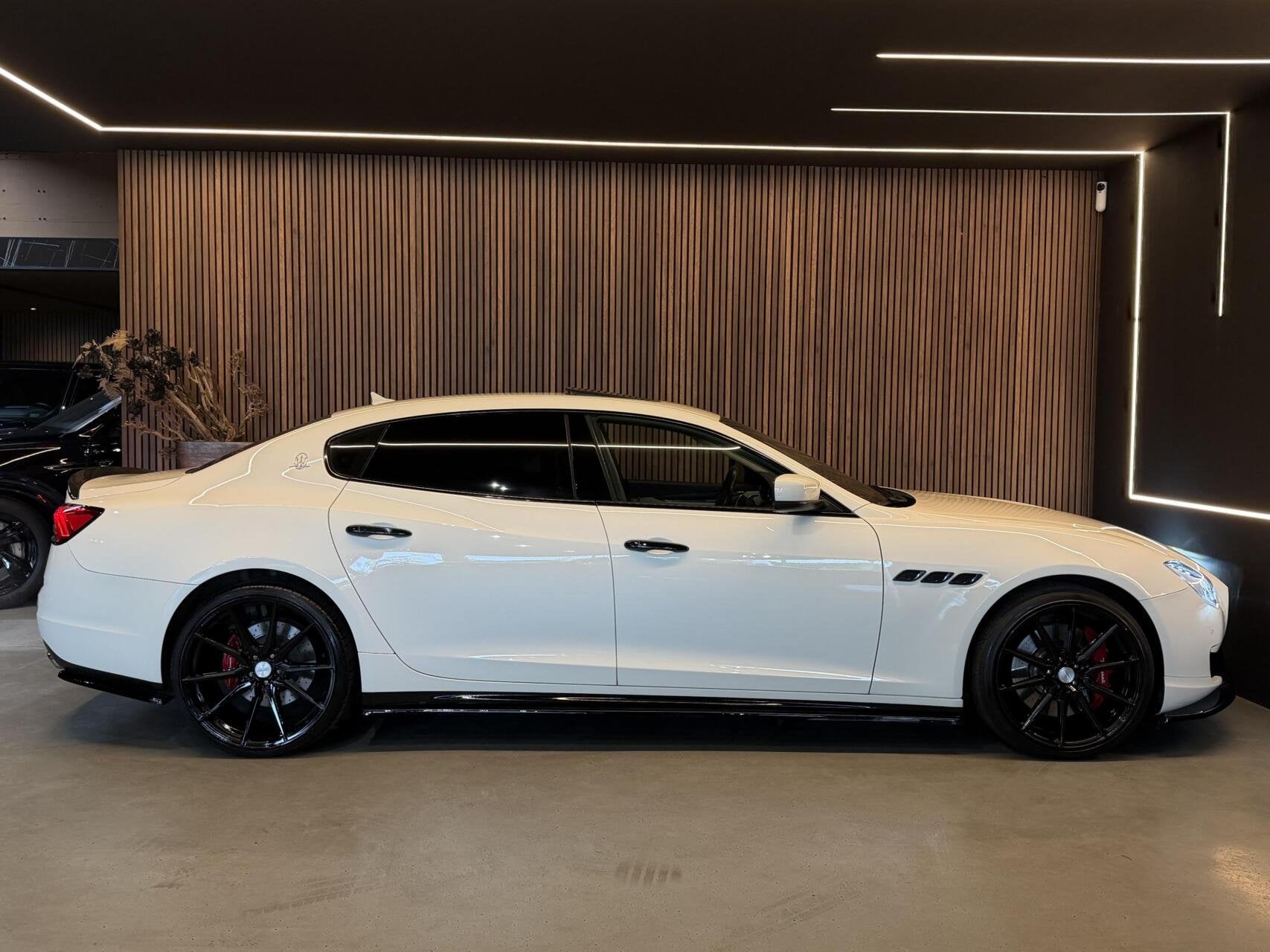 Foto 12 van Maserati Quattroporte 3.8 GTS V8|Pano|Vossen|Maxton|B&W|22"