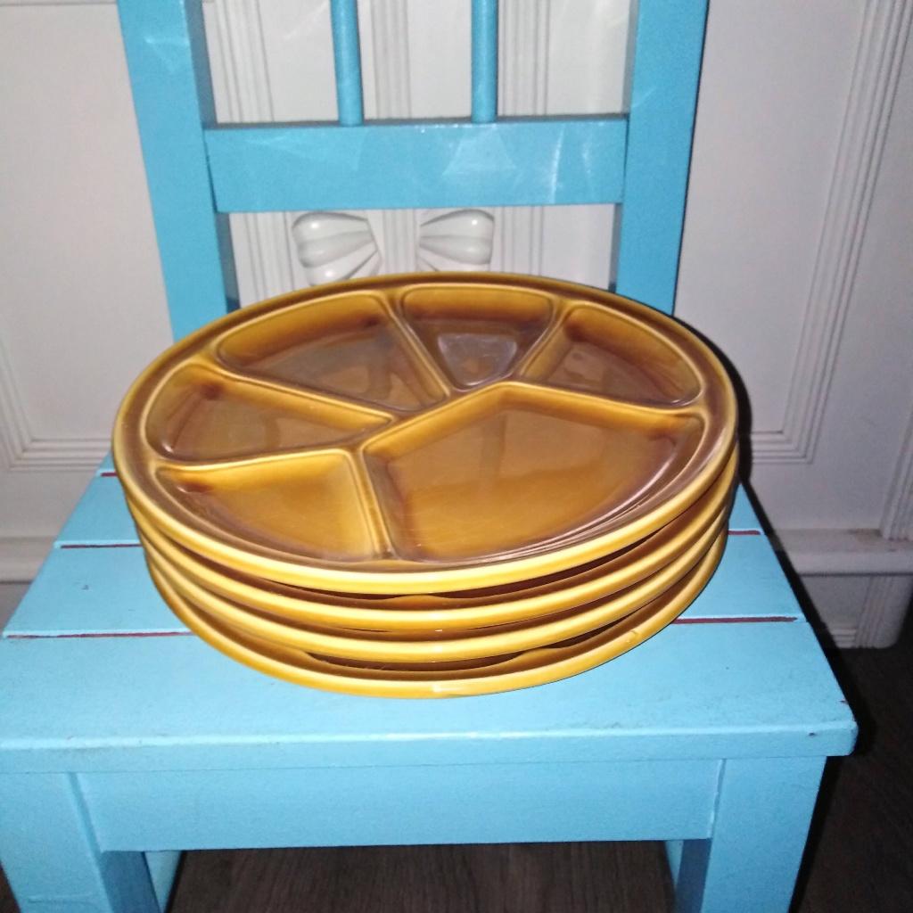 Fondue / gourmet borden okergeel 4 stuks zie omschrijving, Huis en Inrichting, Ophalen, Gebruikt, Bord(en), Overige stijlen
