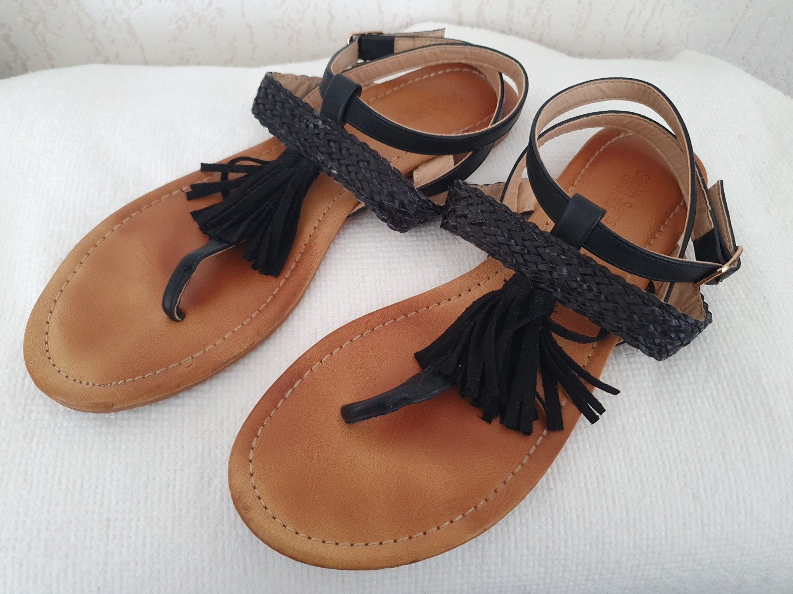 Zwarte sandalen met kwastjes en vlechtwerk, maat 39, Zwart, Zo goed als nieuw, Sixth Sense Collection, Sandalen of Muiltjes