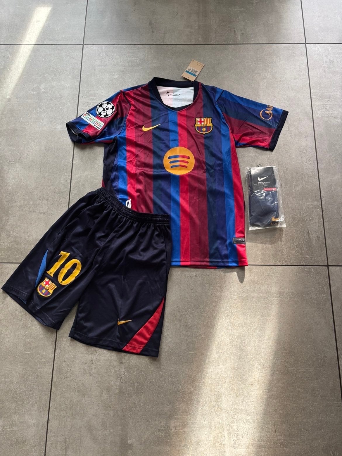 FC Barcelona Thuisshirt Set Lamine Yamal Maat M, Maat M, Ophalen of Verzenden, Nieuw, Set