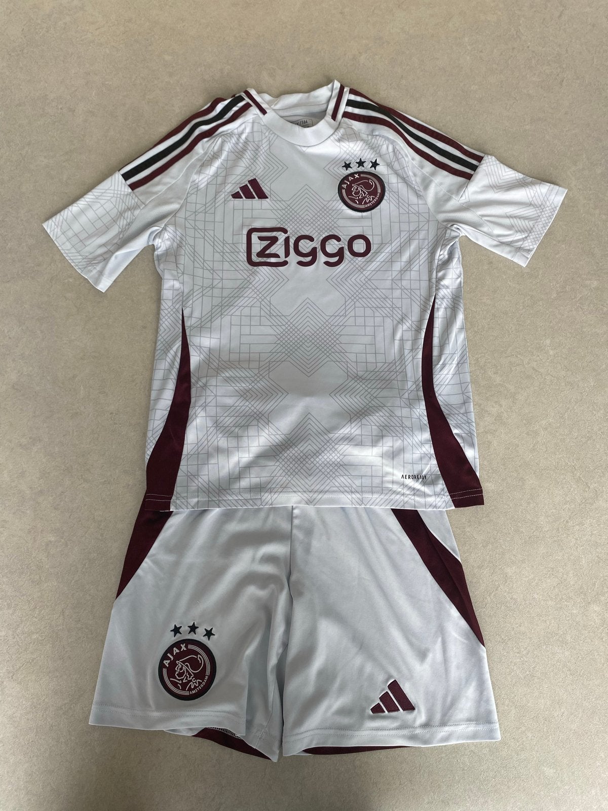 Ajax uit tenue 2022/2023 - Maat 164 (13-14 jaar), Maat XS of kleiner, Ophalen of Verzenden, Zo goed als nieuw, Set