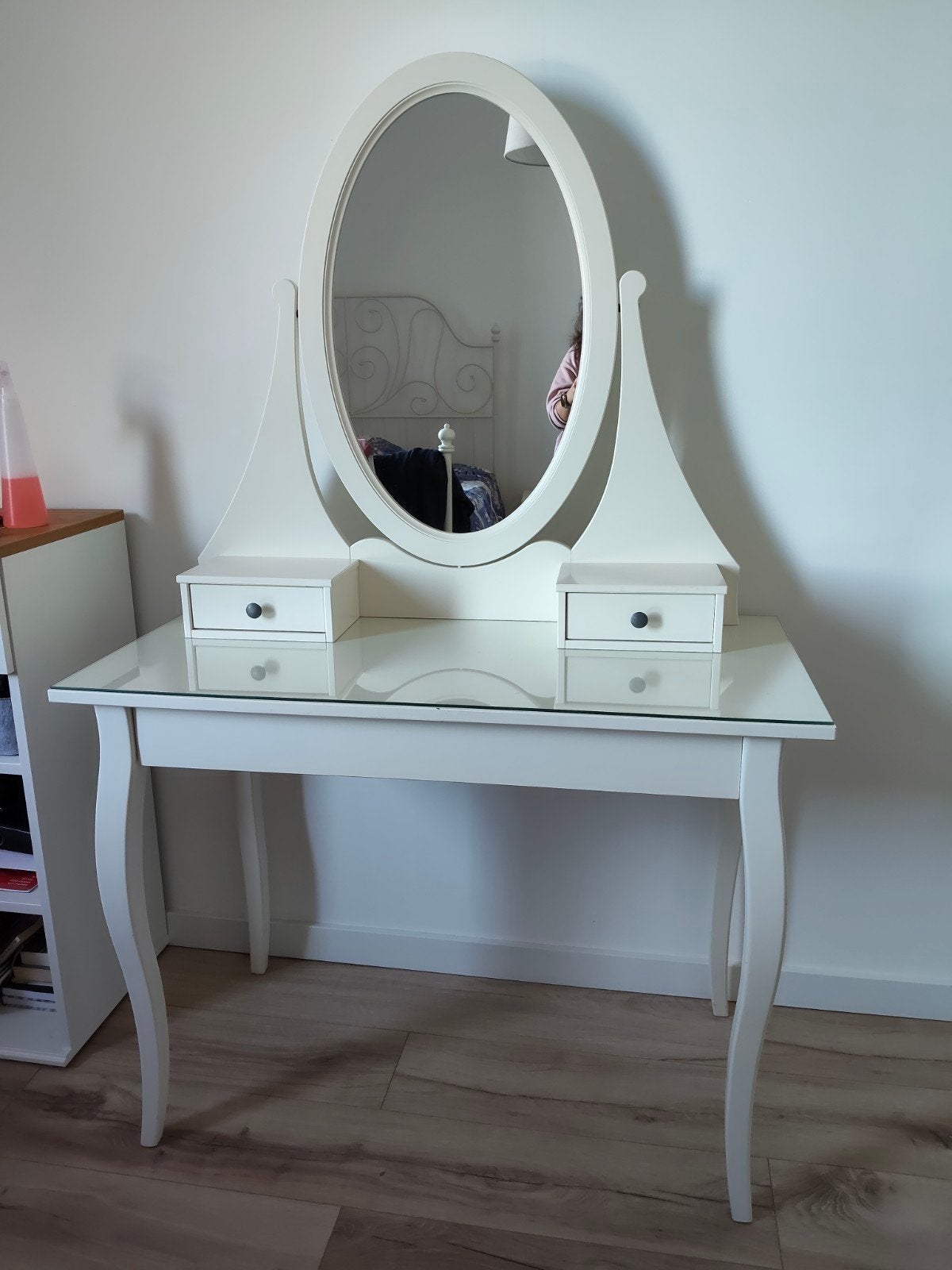 Hemnes Ikea make-up tafel creme wit. Bieden mag!, Huis en Inrichting, Ophalen, 50 tot 100 cm, Minder dan 100 cm