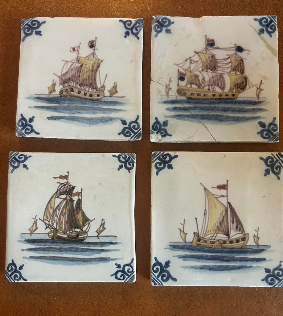 4 Antieke Makkumer aardewerk tegels, Ophalen of Verzenden