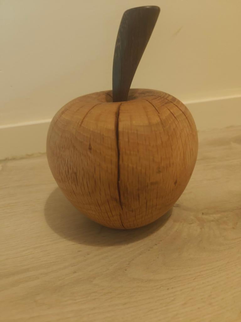 Decoratieve houten appel met donkerbruine steel, Huis en Inrichting, Woonaccessoires | Overige, Hout, Gebruikt, Ophalen of Verzenden