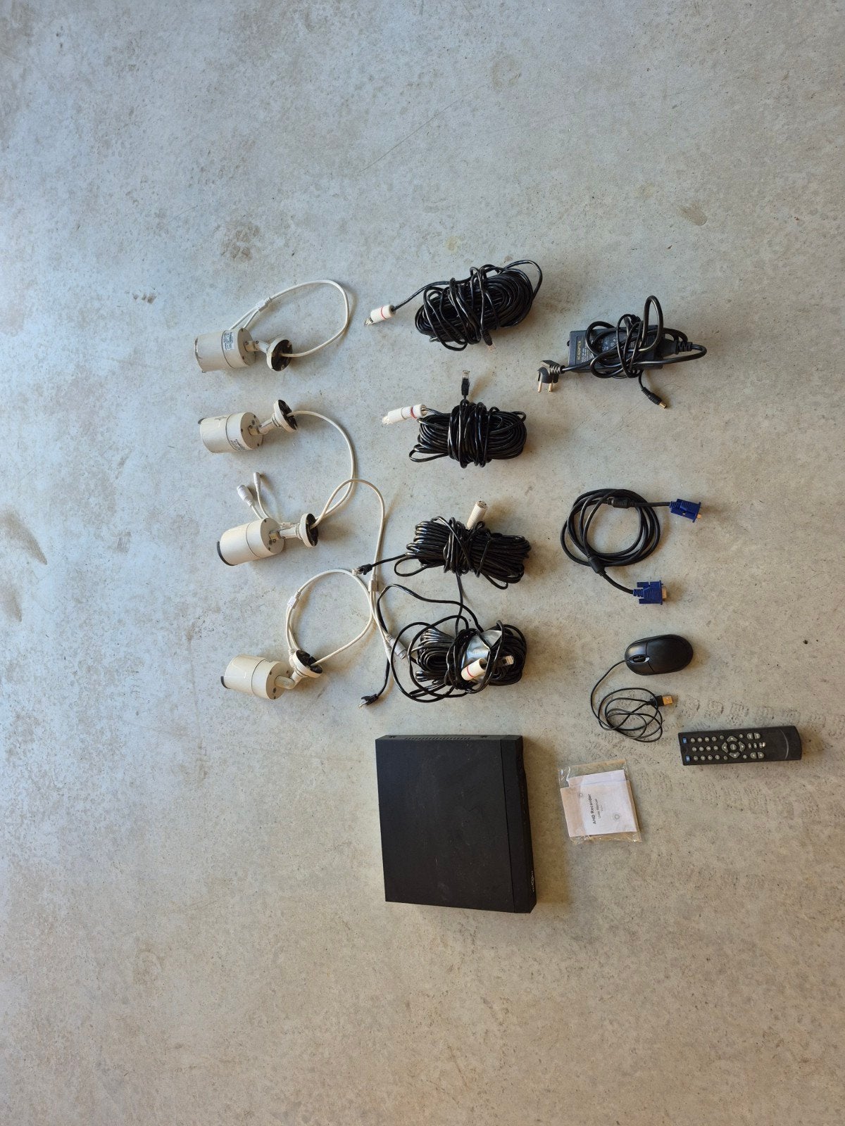Hiseeu AHD Recorder met 4 Buitencamera's en Accessoires, Ophalen of Verzenden, Gebruikt, Buitencamera