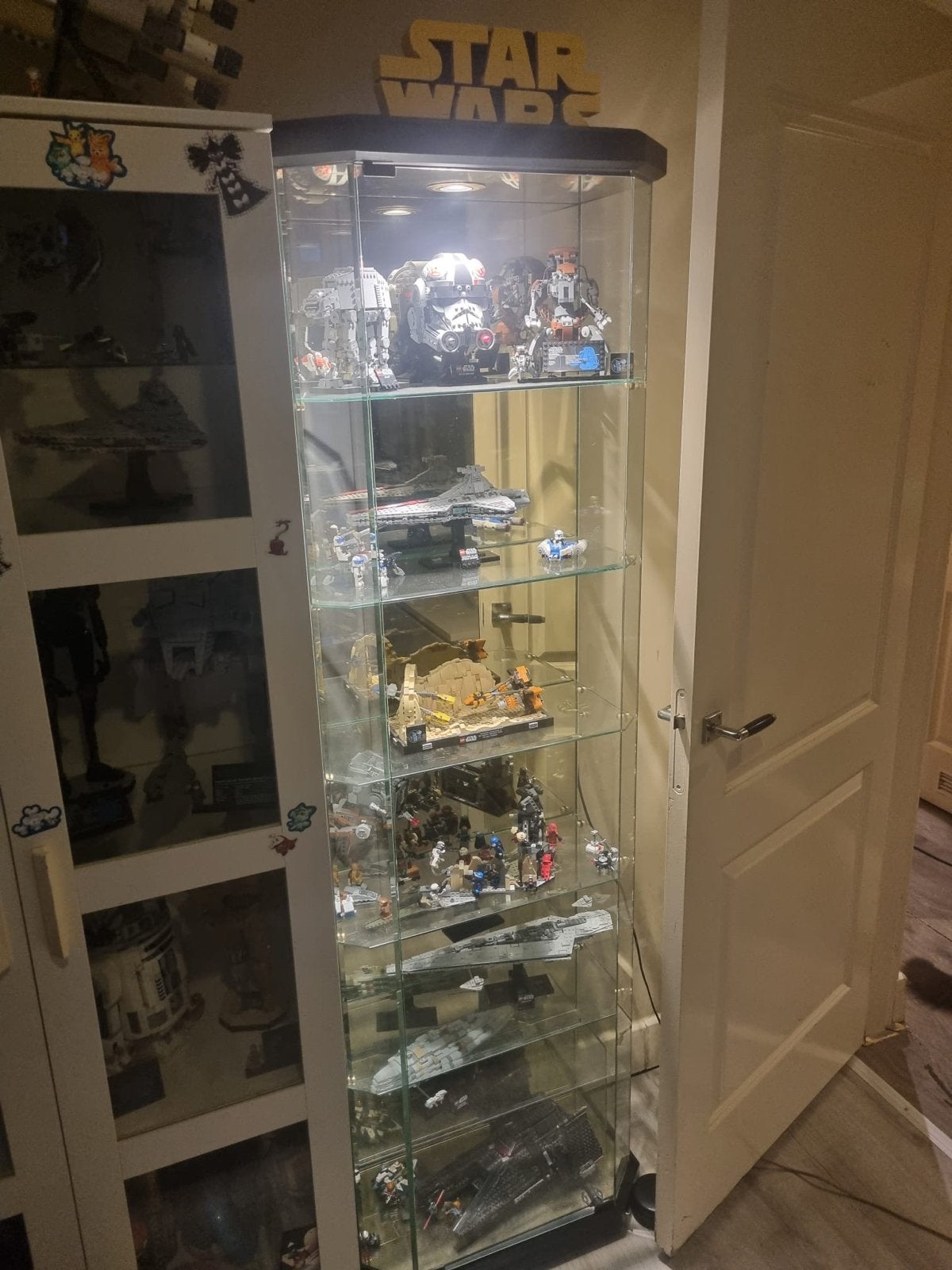 Glazen vitrinekast met verlichting, Ophalen, Gebruikt, 50 tot 100 cm, Glas