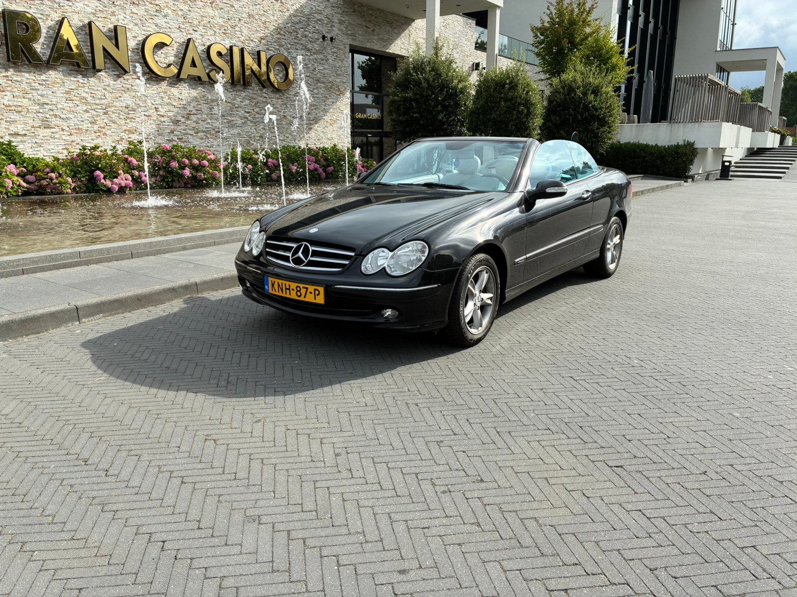 Mercedes-Benz Mercedes 2003 Zwart clk cabrio, Auto's, Mercedes-Benz, Achterwielaandrijving, Beige, Cabriolet, 4 stoelen