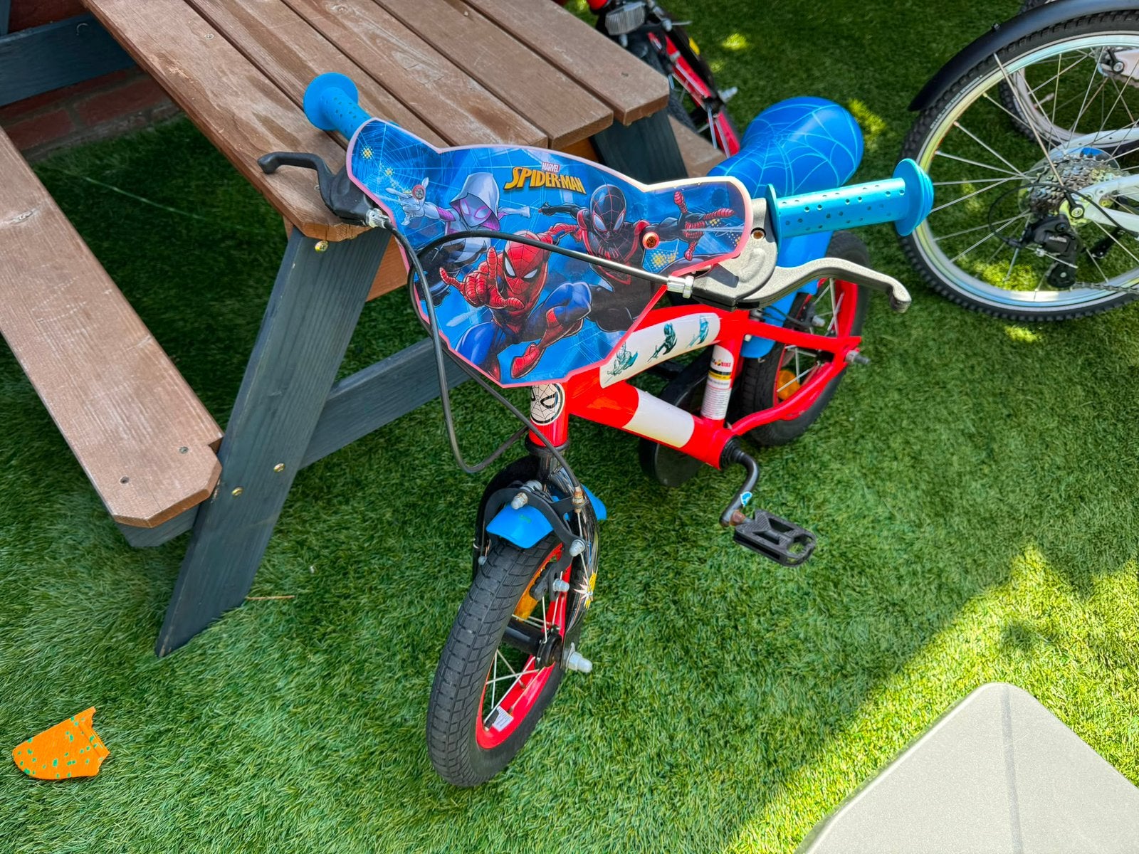 Fiets 12 inch Spiderman. 13-04-2025 gehaald, Fietsen en Brommers, Minibikes, Midibikes en Pitbikes, Ophalen, Zo goed als nieuw