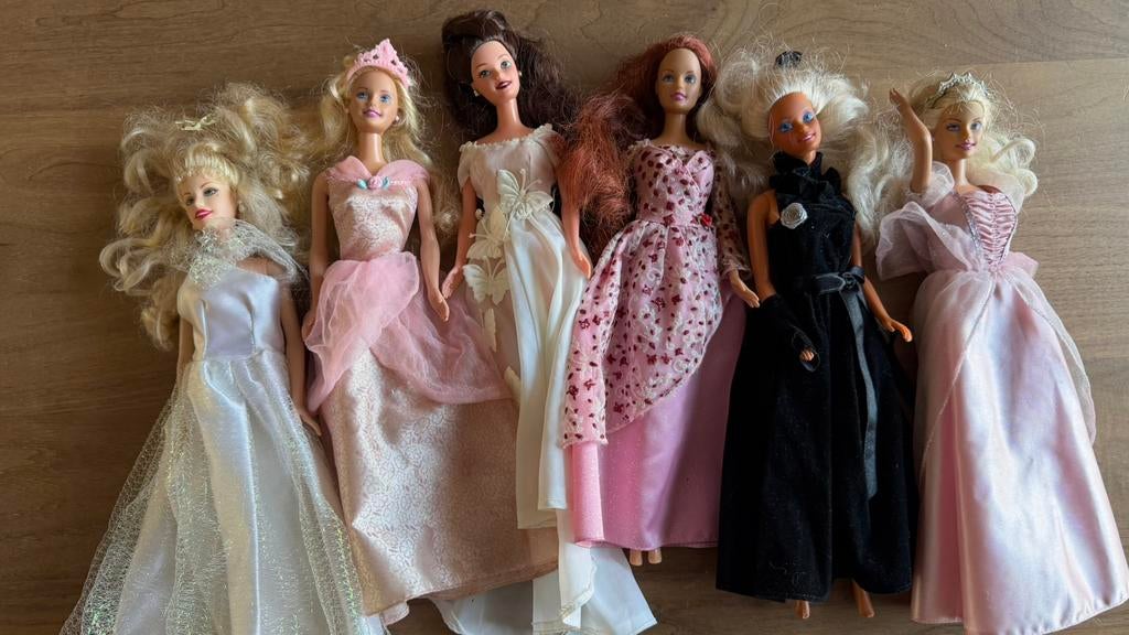Verzameling barbies Mattel, Ophalen of Verzenden, Zo goed als nieuw, Pop