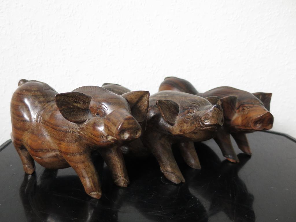 3  mooie varken beeldjes uit zwaar coromandel hout gesneden, Ophalen of Verzenden
