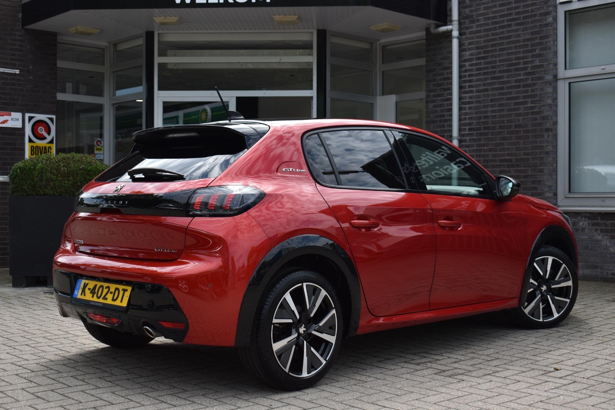 Peugeot 208 GT-Line | NIEUWSTAAT | NIEUWE RIEM | LAGE KILOME, Auto's, Voorwielaandrijving, Gebruikt, Euro 6, Leder en Stof