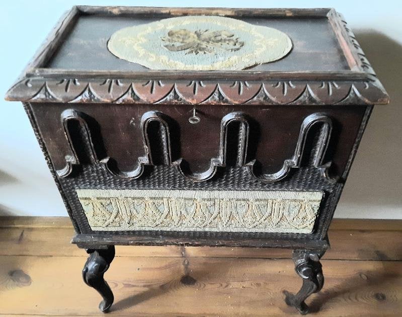Horrix bladmuziek kastje periode.1870-1880, Ophalen of Verzenden