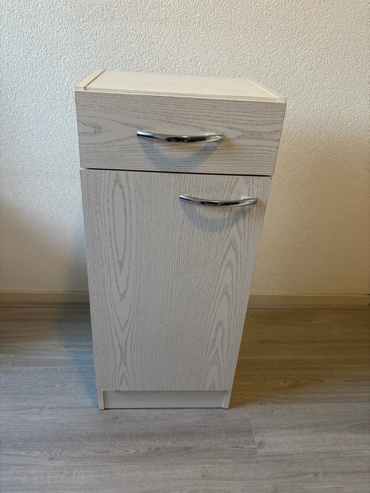 Compact kastje met lade en deurtje - 35x29,5x81cm, Huis en Inrichting, Ophalen, Gebruikt