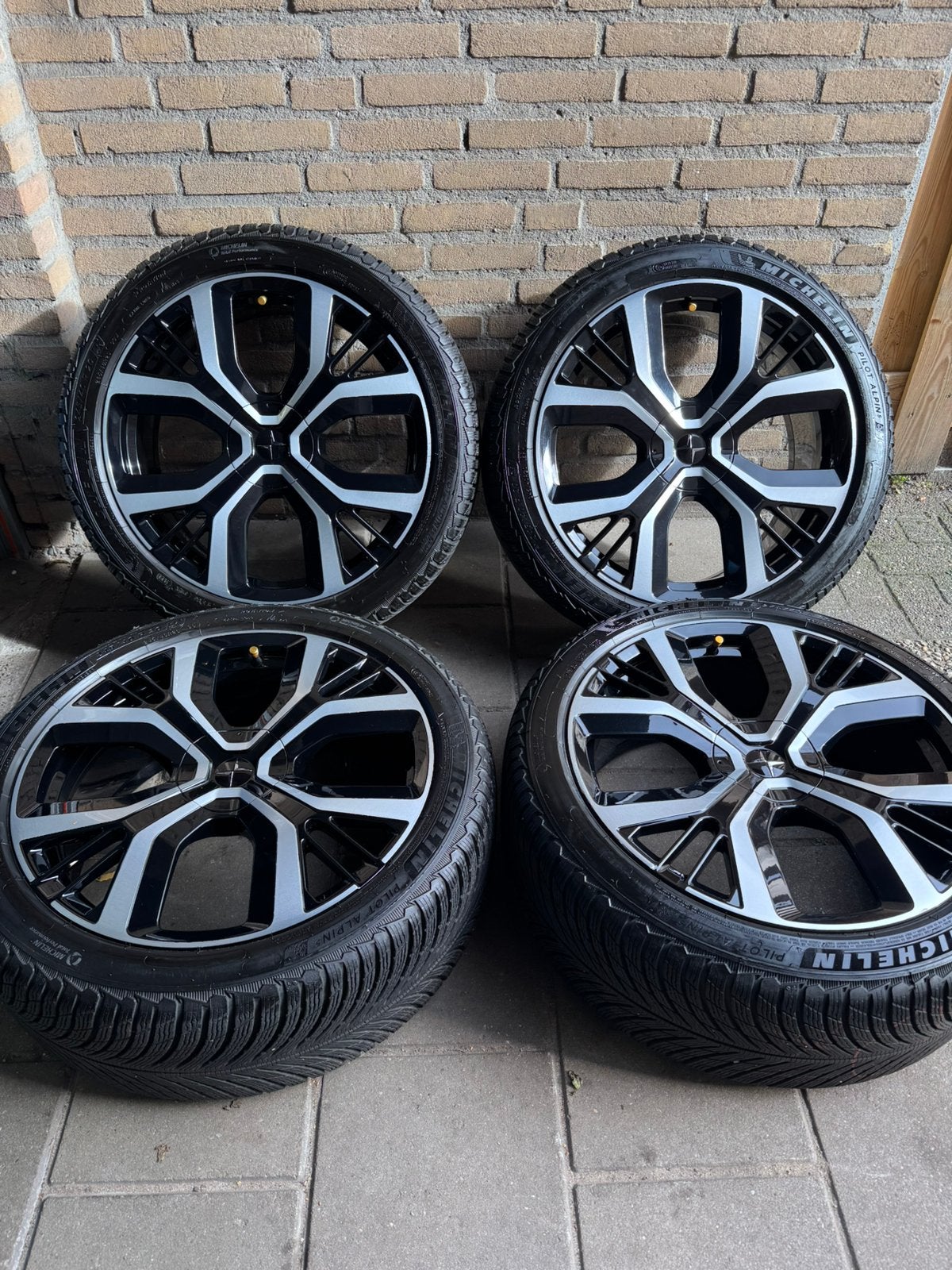 Polestar 2 Performance 4-Y spoke Forged 20” Velgen Winterset, Auto-onderdelen, Ophalen, 245 mm, Banden en Velgen, Winterbanden