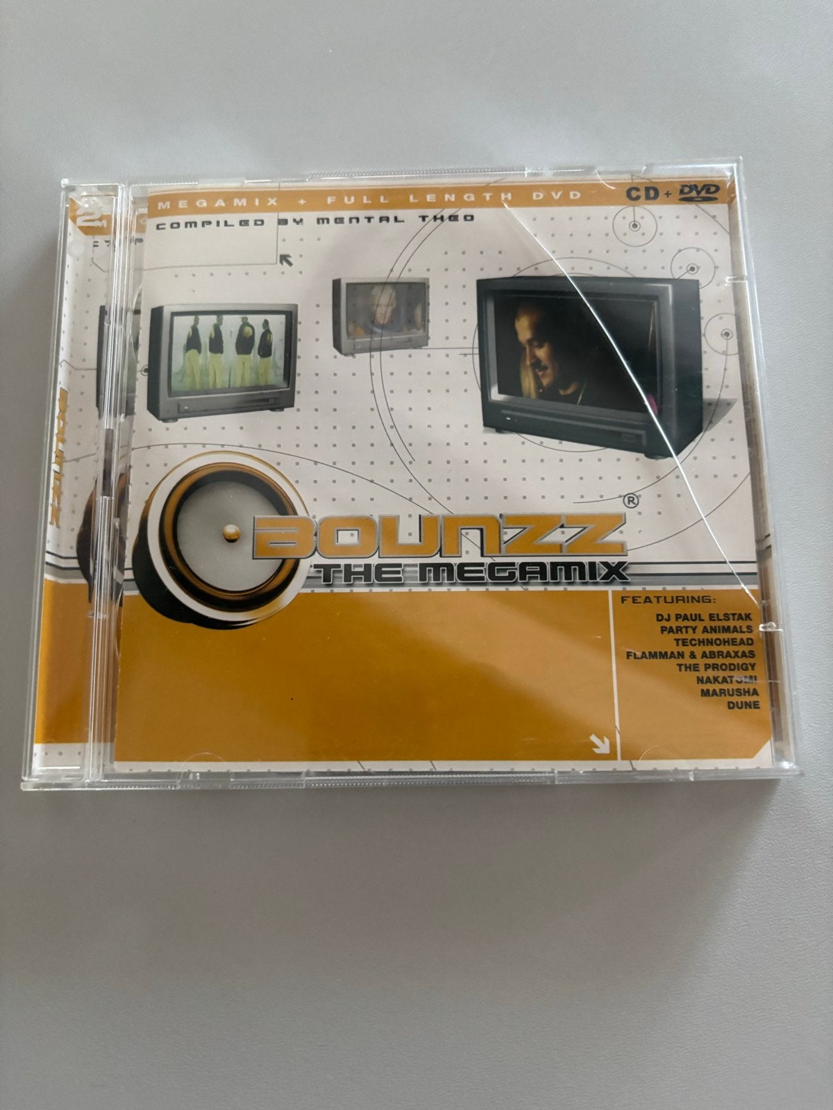 Gezocht: Bounzz The Megamix DVD & CD, Ophalen of Verzenden, Gebruikt, Inclusief DVD