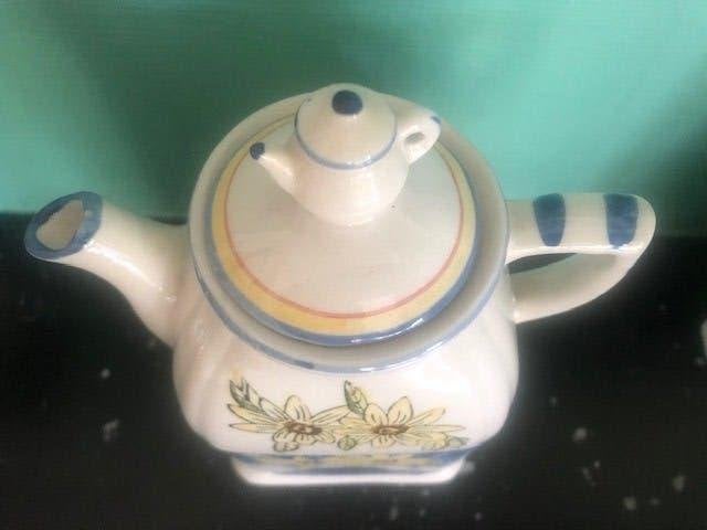 Eenpersoons thee-koffie potjes met rechaud uit Spanje., Keramiek, Nieuw, Ophalen of Verzenden, Theepot