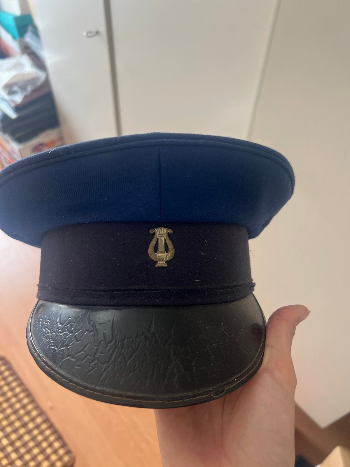 Vintage Kapiteinspet / politie Pet - Blauw met Lier Embl, Ophalen of Verzenden, Gedragen, One size fits all, Pet