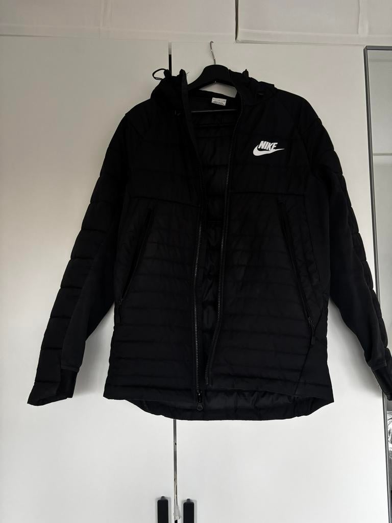 Nike winterjas maat S, Kleding | Heren, Jassen | Winter, Ophalen of Verzenden, Zo goed als nieuw, Zwart