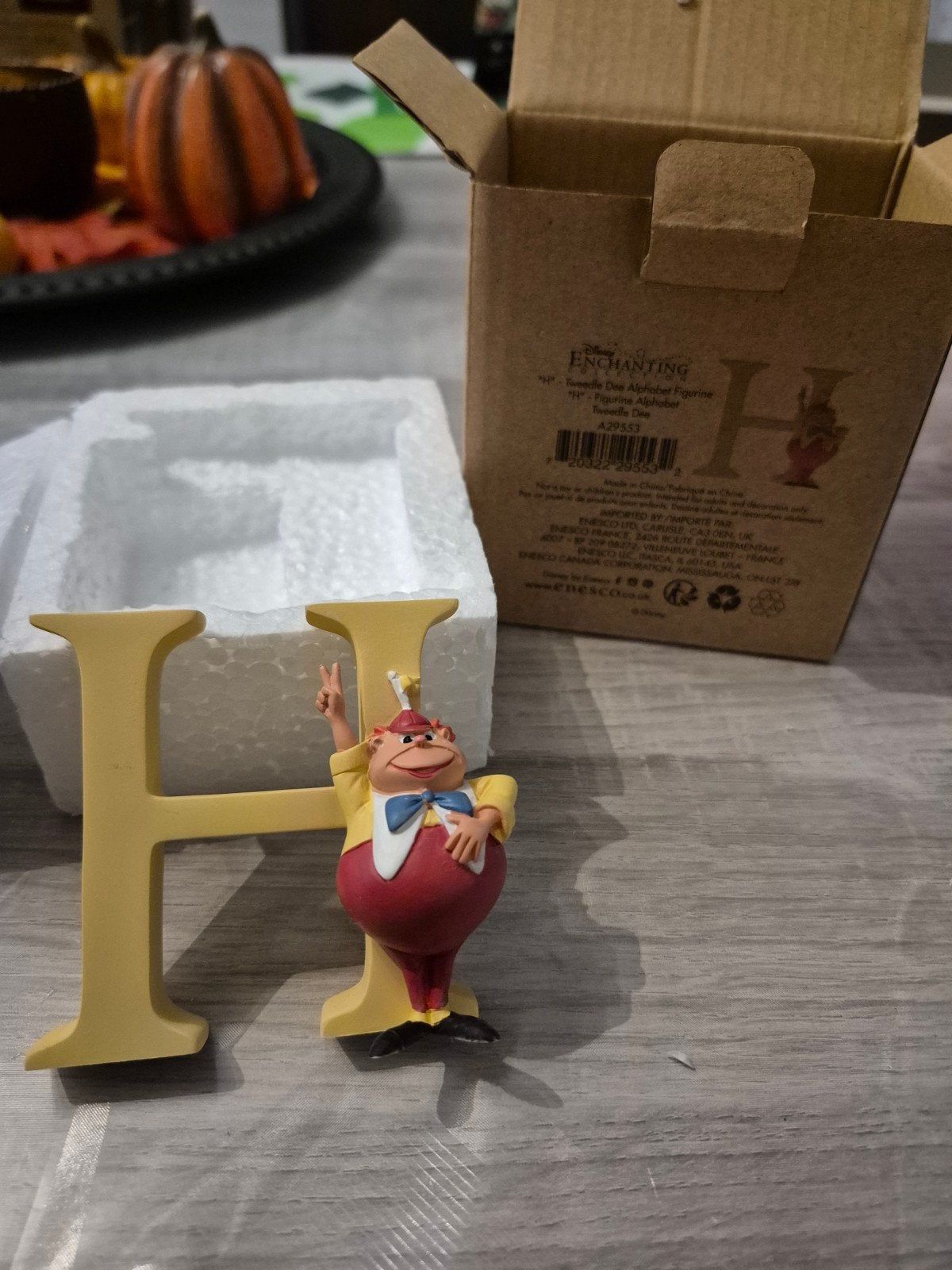 Nieuwe Disney Enchanting Letter H Tweedle Dee, Ophalen of Verzenden, Overige figuren, Nieuw, Beeldje of Figuurtje