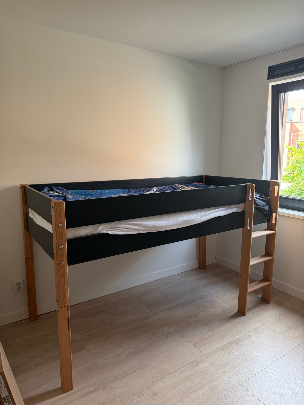 Hoogslaper kind (zwart & wit beschikbaar), Ophalen, Eenpersoons, Zo goed als nieuw, 90 cm