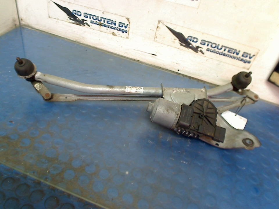 Ruitenwisser Mech + Motor VOOR Dacia Duster (HS) 0390241544, Dacia, Gebruikt, Renault Deutschland AG, Peter-Huppertz-Straße 5, Köln 51063, , Duitsland