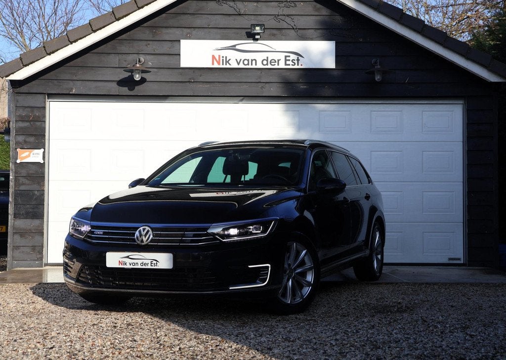 Volkswagen Passat Variant 1.4 TSI GTE Highline-Pano-Stoelver, Auto's, Volkswagen, Gebruikt, Leder en Stof, Zwart, Hybride Elektrisch/Benzine