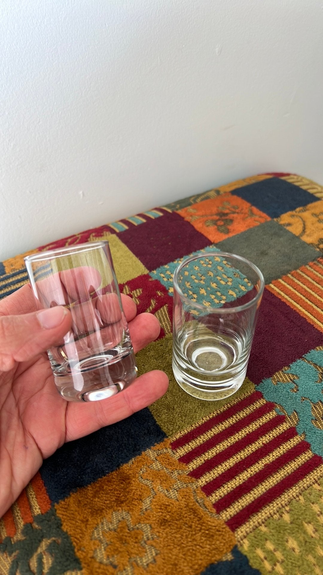 2 mooie borrelglaasjes, vorm, Ophalen of Verzenden, Zo goed als nieuw, Borrel- of Shotglas