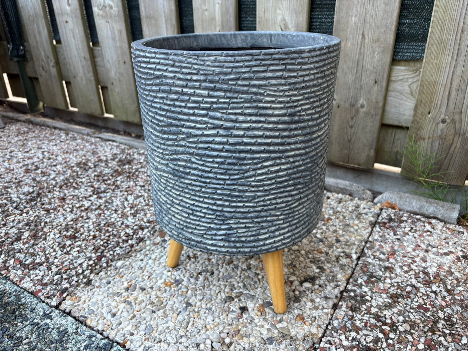 Mica Handgemaakte Bloempot op poten Grijs, Ophalen, Zo goed als nieuw, Rond, Minder dan 30 cm