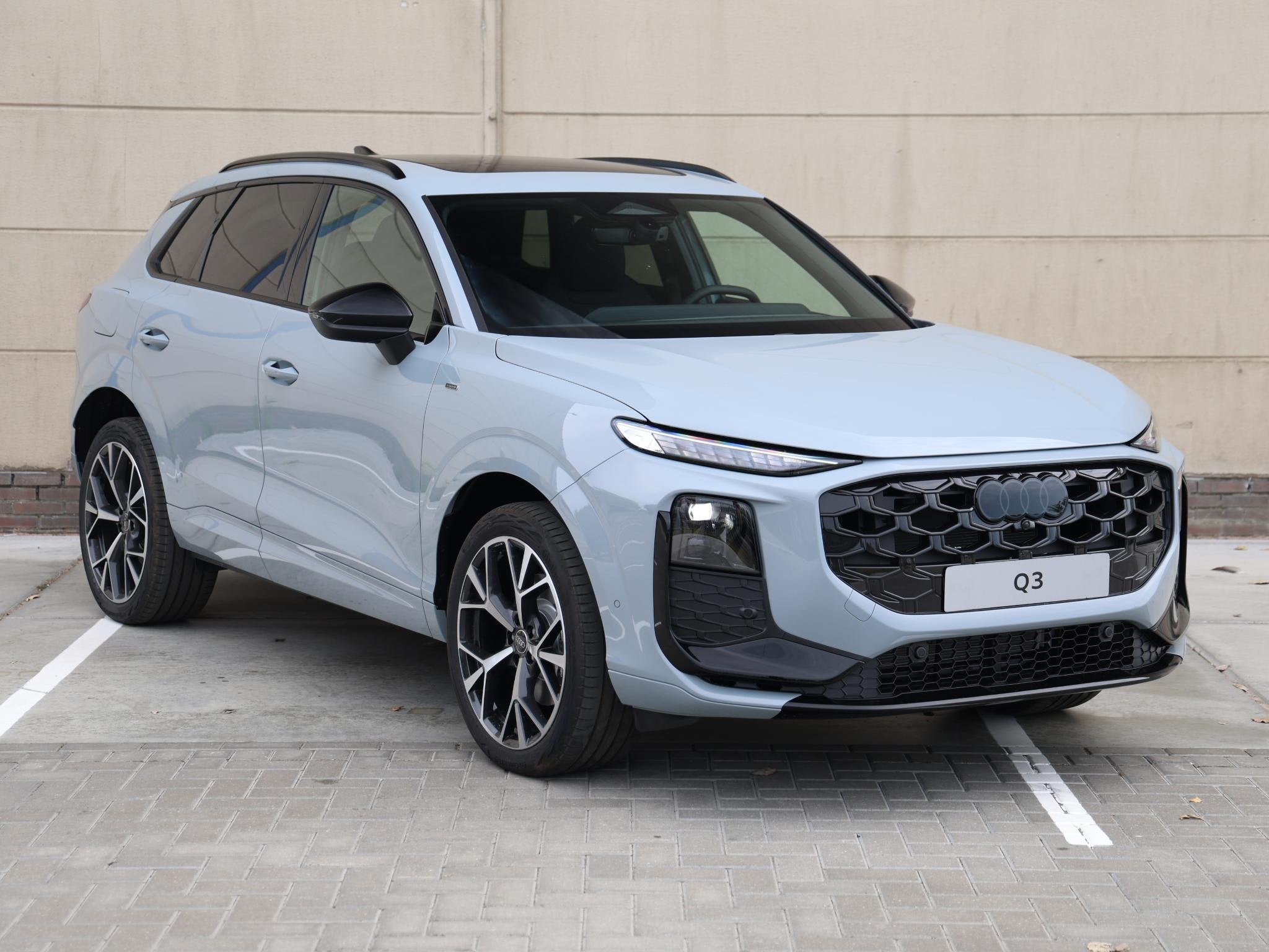 Audi Q3 S edition e-hybrid 272 PK SUV | Tech plus pakket | P, Auto's, Audi, 1800 kg, 1498 cc, 4 cilinders, 150 min
