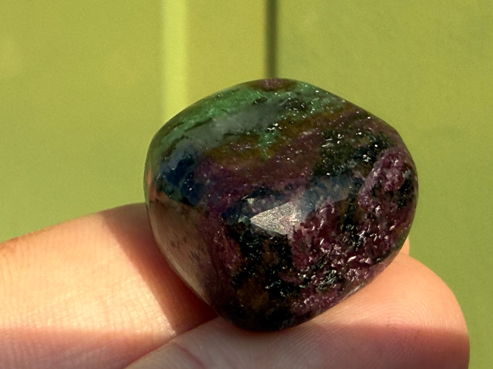 Robijn in Zoisiet Tanganyika artstone mineralen UV Actief, Verzamelen, Ophalen of Verzenden, Mineraal