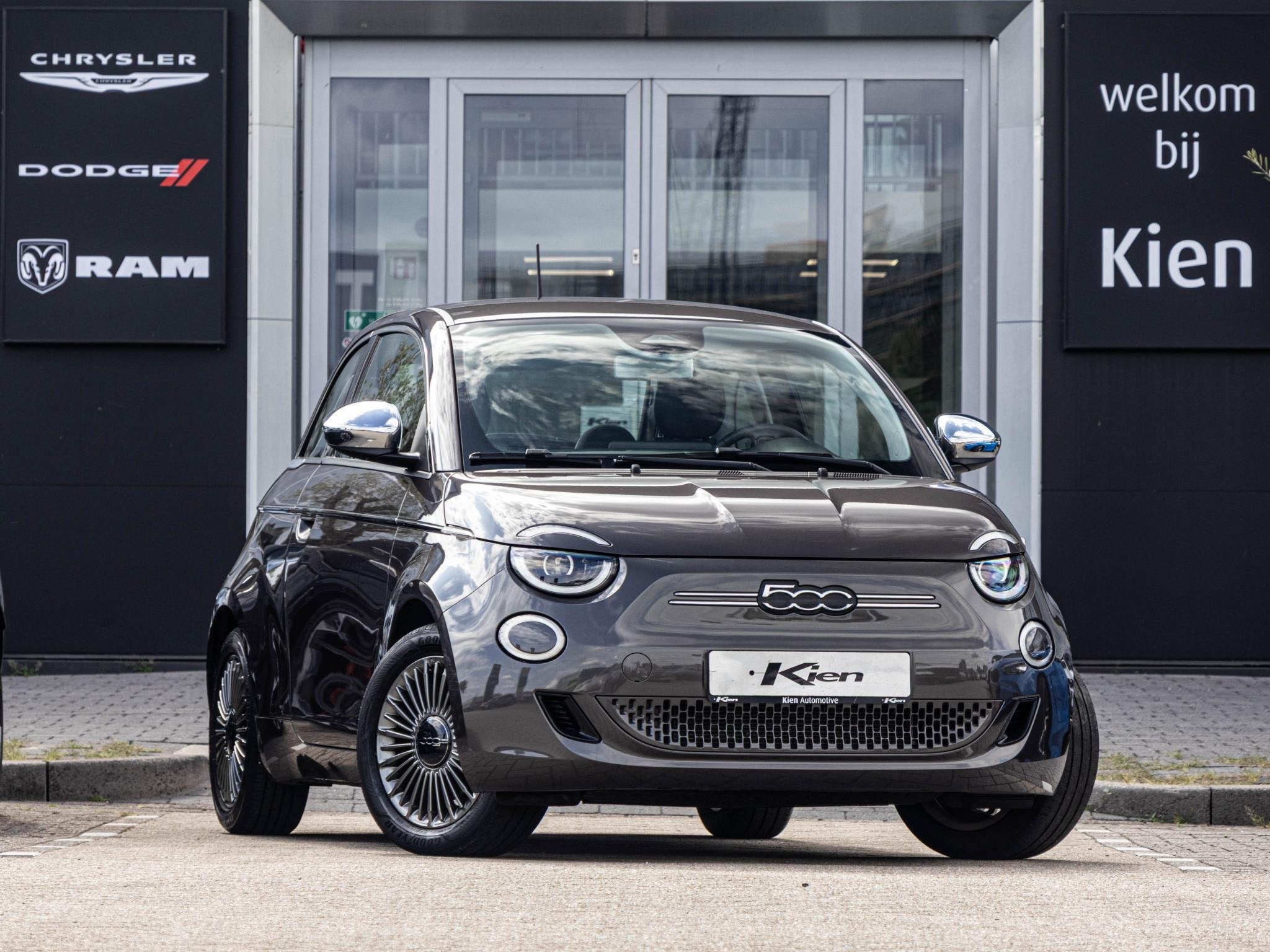 Fiat 500E Icon Edition 42 kWh | Stoelverwarming | LM velgen, Auto's, Fiat, Stof, Gebruikt, 118 pk, Bruin