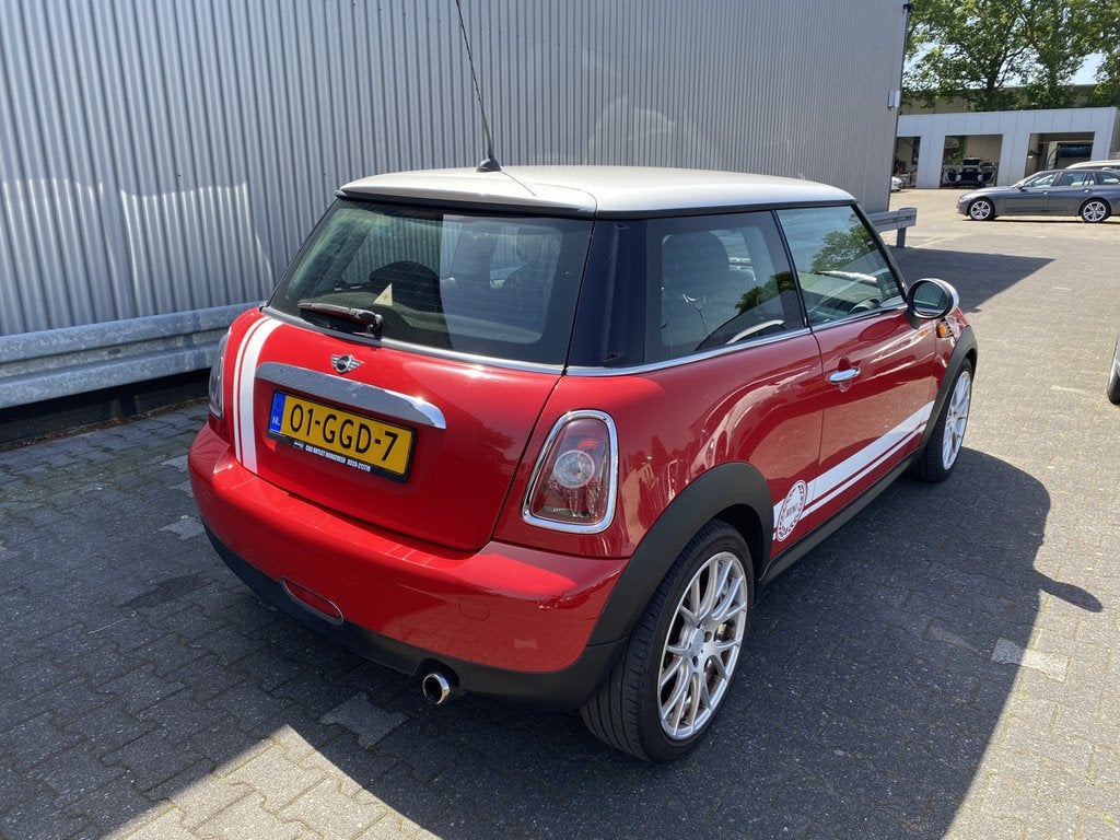 MINI Mini 1.6 Cooper Pepper met Airconditioning, Licht Metaa, Voorwielaandrijving, Gebruikt, 750 kg, 4 cilinders