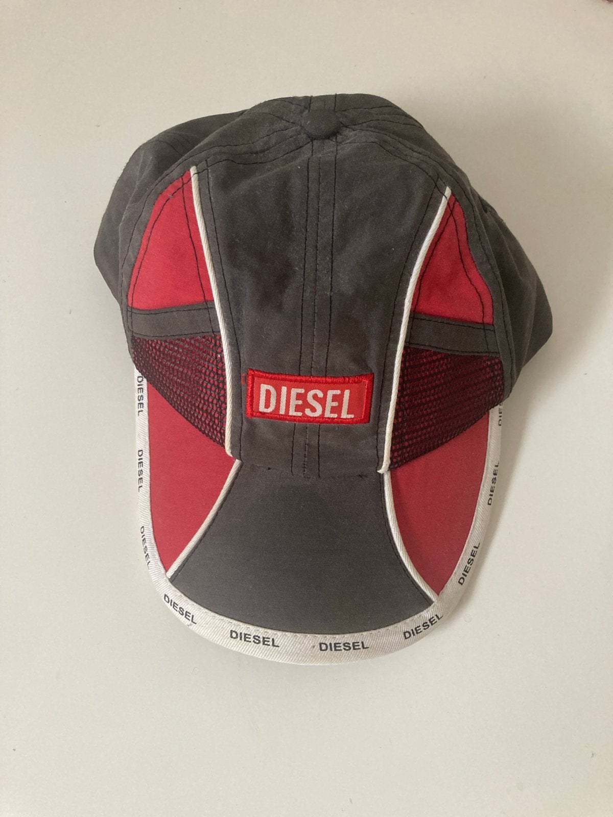 Diesel pet in grijs en rood, Ophalen of Verzenden, Gedragen, One size fits all, Pet