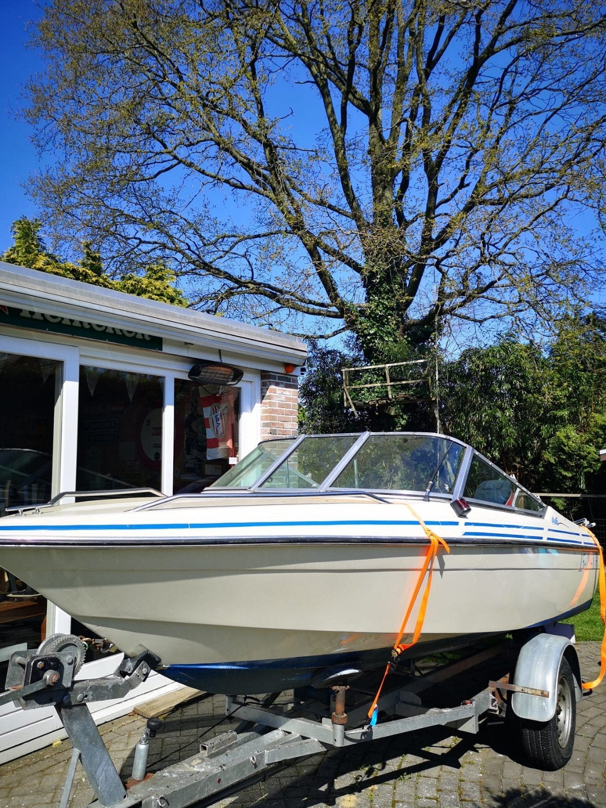 Speedboot OMC Red Hawk 151, Ophalen, Benzine