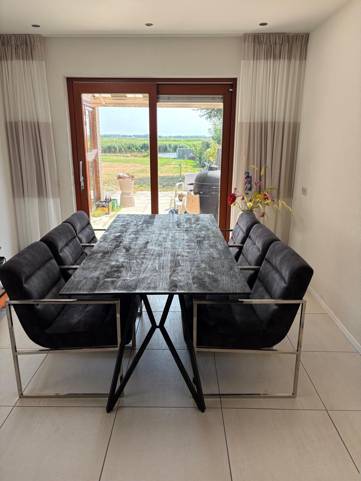 Zwarte eettafel met stoelen, Huis en Inrichting, Tafels | Eettafels, Ophalen, 200 cm of meer, 50 tot 100 cm, Zo goed als nieuw