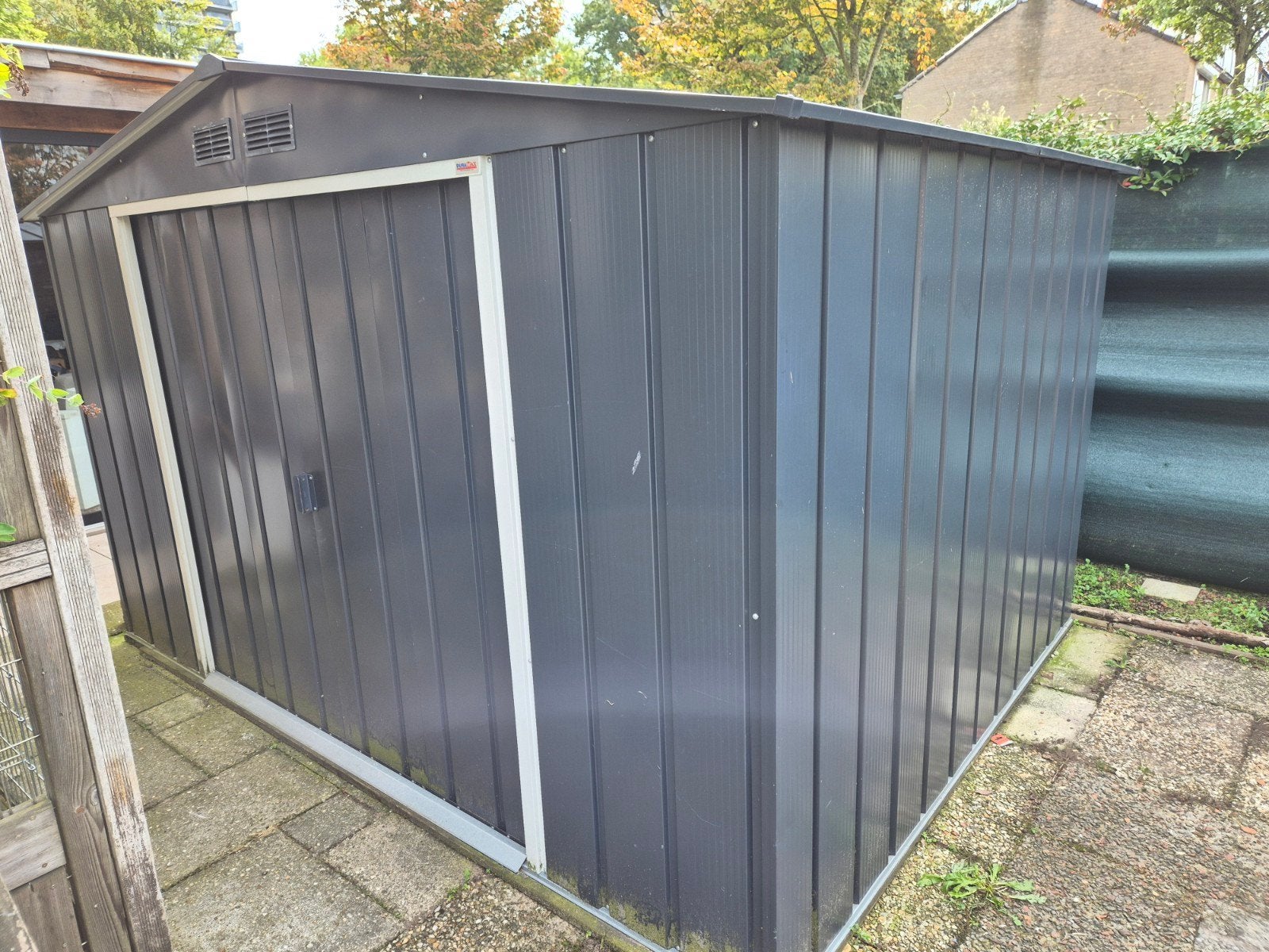 Ruime metalen berging / tuinhuis / schuur  3.2m x 2.4m, Ophalen, Gebruikt, Metaal, Overige typen