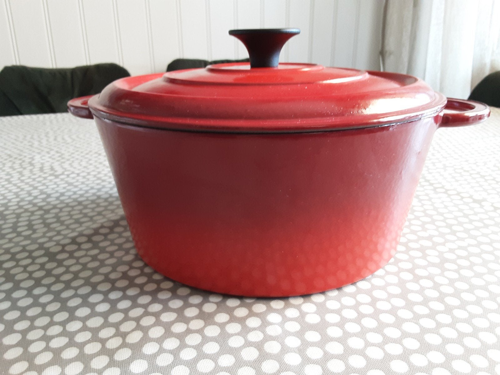 Gietijzeren braadpan rond 24 cm  Made in France, Gebruikt, Ophalen of Verzenden, Met deksel, Braadpan