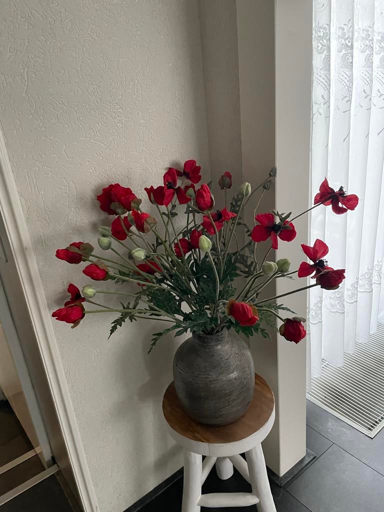 Klaprozen in landelijke vaas - Kunstbloemen, Ophalen, 50 tot 75 cm, Aardewerk of Porselein, Zo goed als nieuw