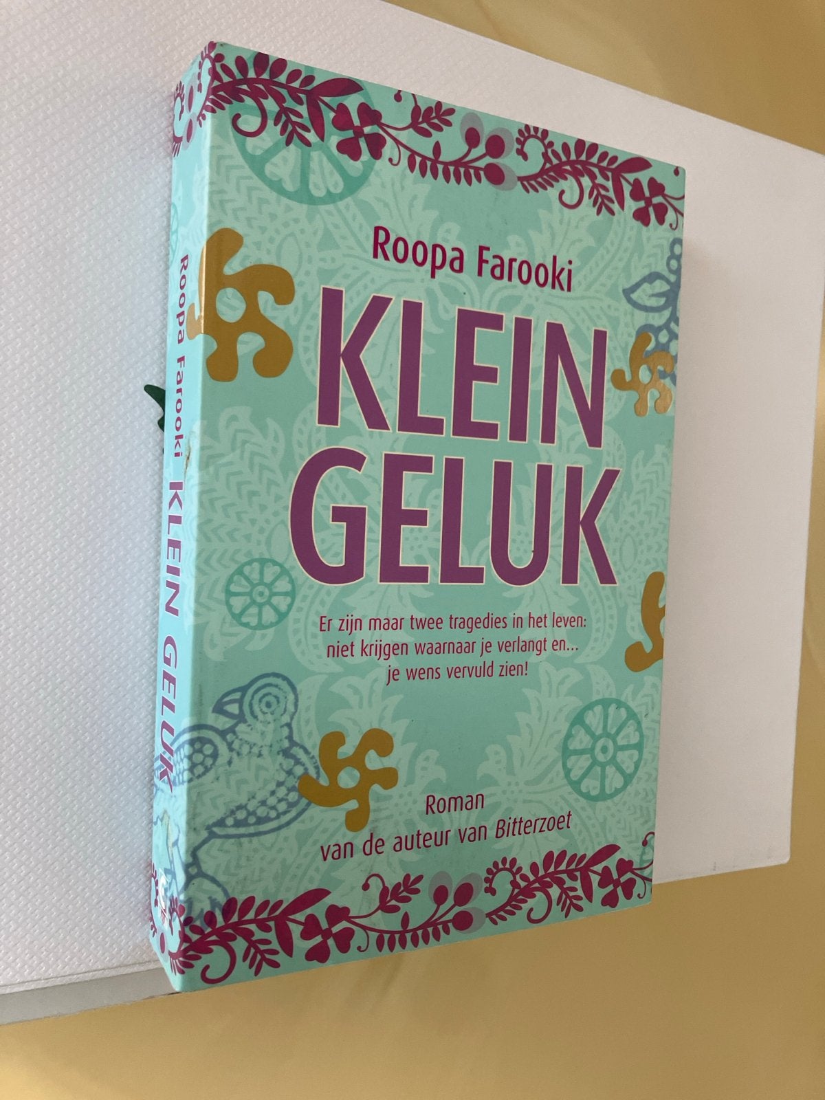 Roopa Farooki - Klein Geluk - Roman, Ophalen of Verzenden, Nieuw, Nederland