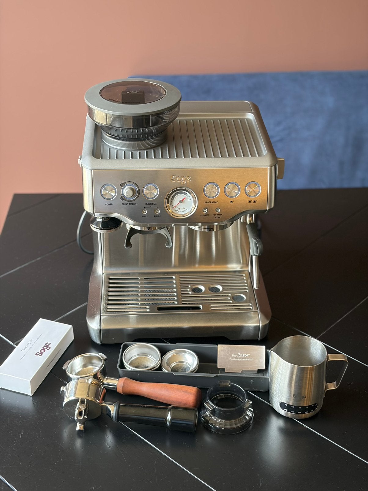 Sage Barista Express – incl. accessoires, goed onderhouden, Ophalen, Zo goed als nieuw, Sage