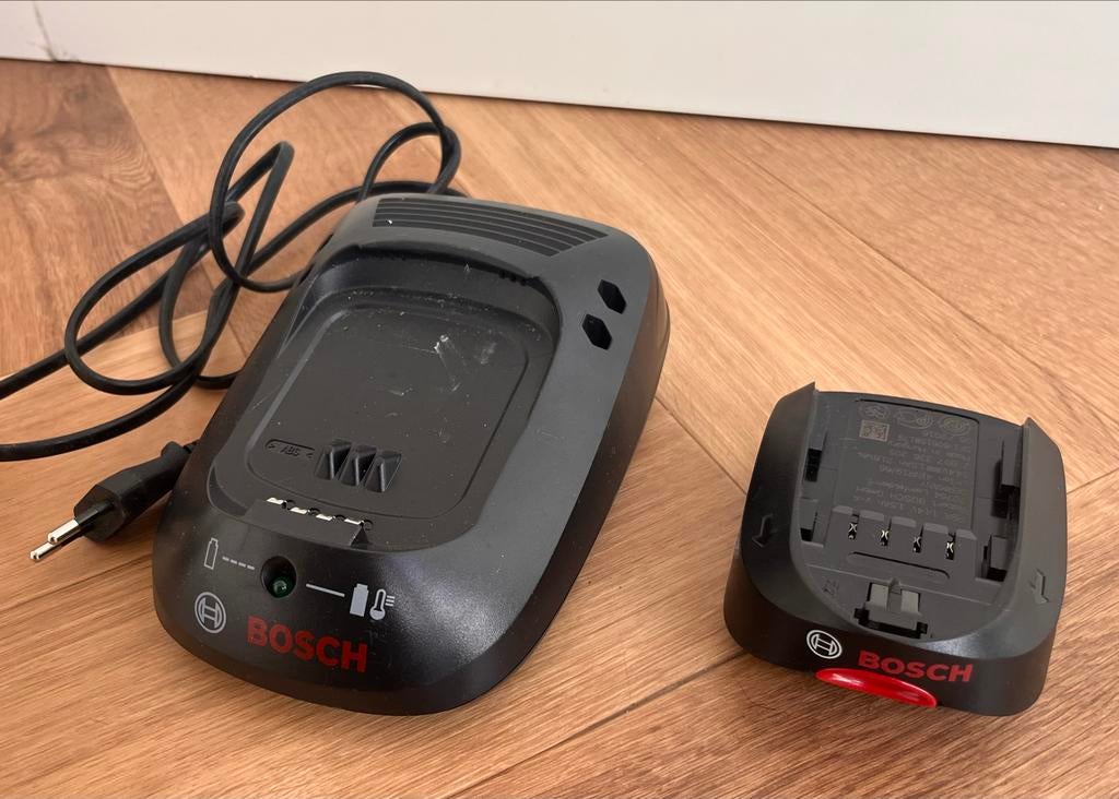 Bosch 14,4V Li-ion Accu met Lader voor Schroefmachine, Ophalen, Gebruikt, Minder dan 400 watt, Overige typen