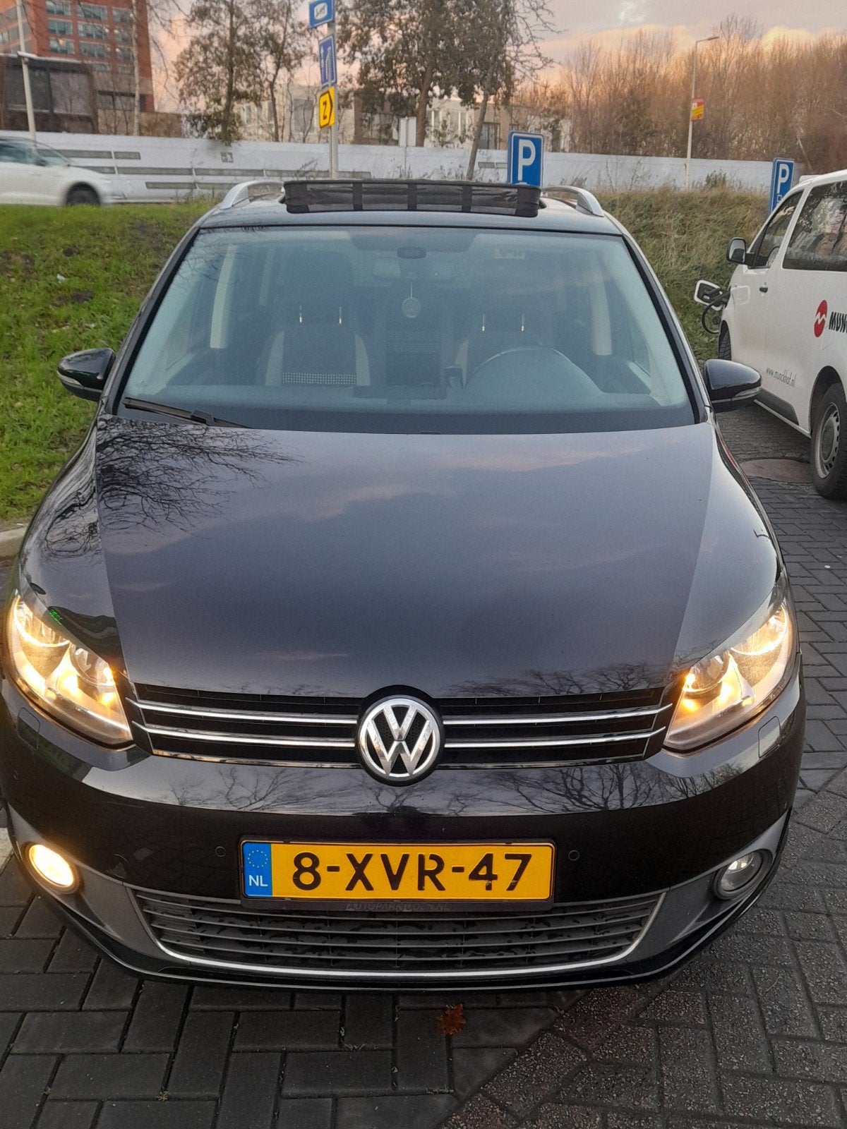 Volkswagen Touran 1.6 TDI 77KW 7P 2014 Zwart, Auto's, 1503 kg, 4 cilinders, 7 stoelen, Zwart