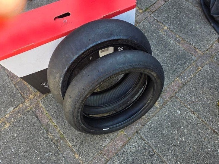 set metzelers slicks paar keer gebruikt, Ophalen of Verzenden, Gebruikt