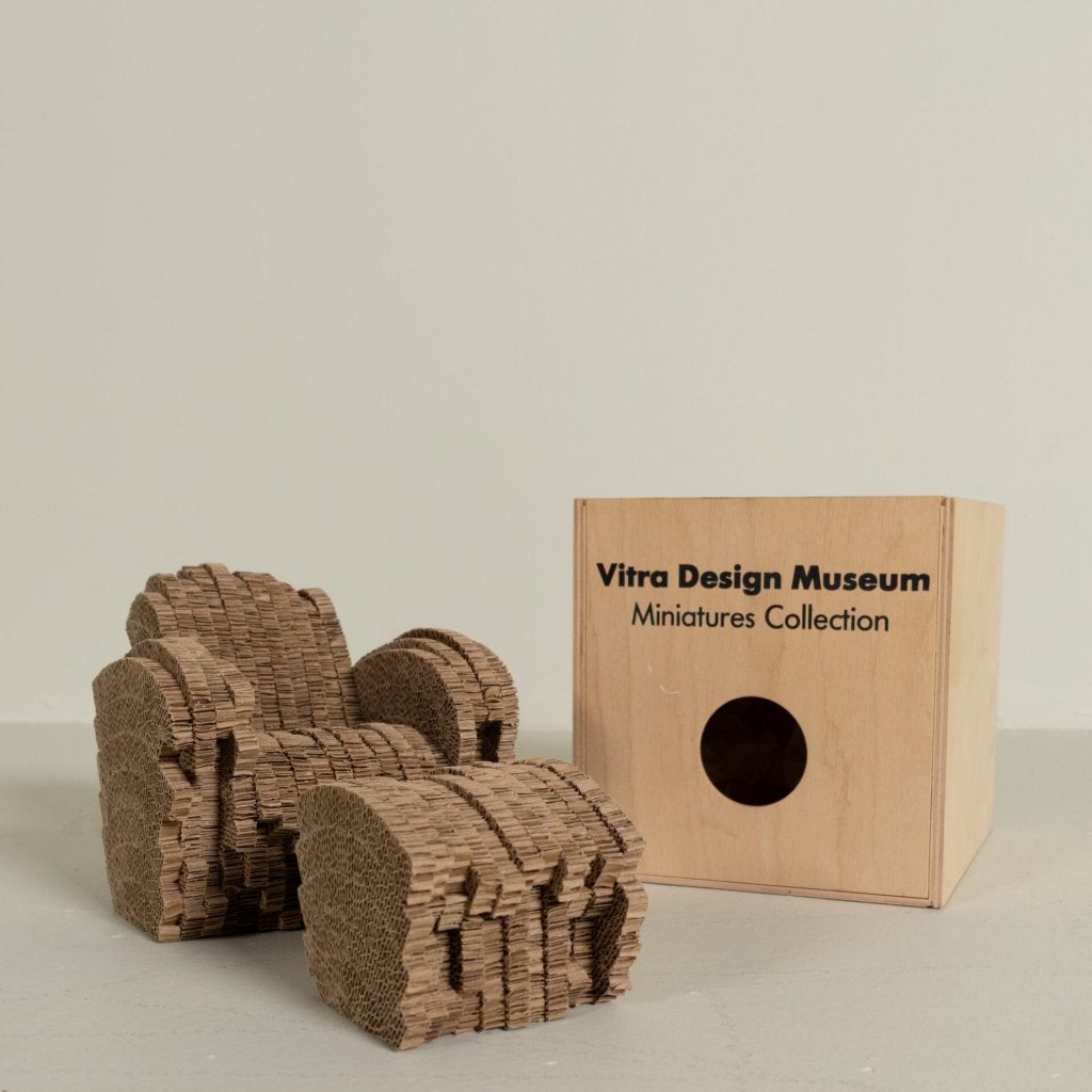 Vitra Miniatuur Little Beaver Bruin Karton